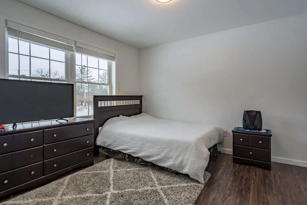 8 Fessenden Lane Weare NH 03281