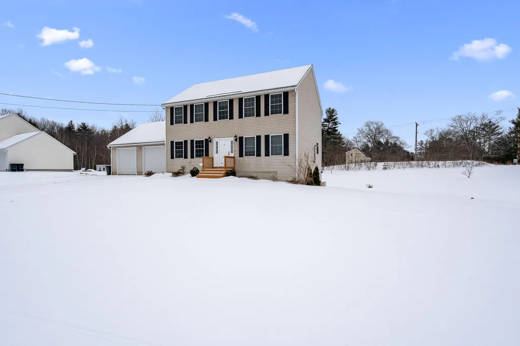 8 Fessenden Lane Weare NH 03281