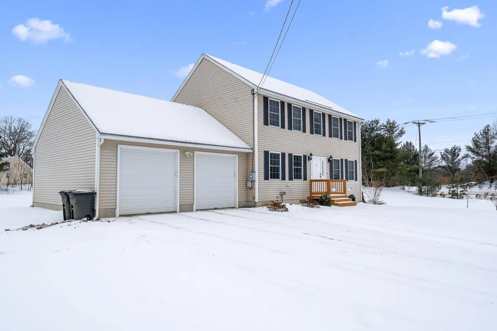 8 Fessenden Lane Weare NH 03281