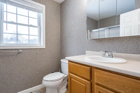 8 Fessenden Lane Weare NH 03281