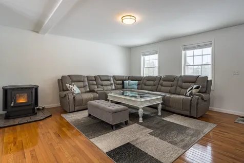 8 Fessenden Lane Weare NH 03281