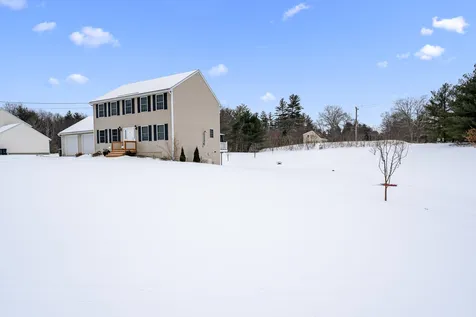 8 Fessenden Lane Weare NH 03281