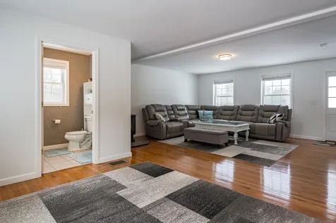 8 Fessenden Lane Weare NH 03281