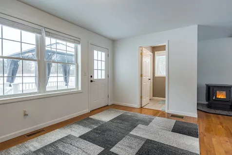 8 Fessenden Lane Weare NH 03281