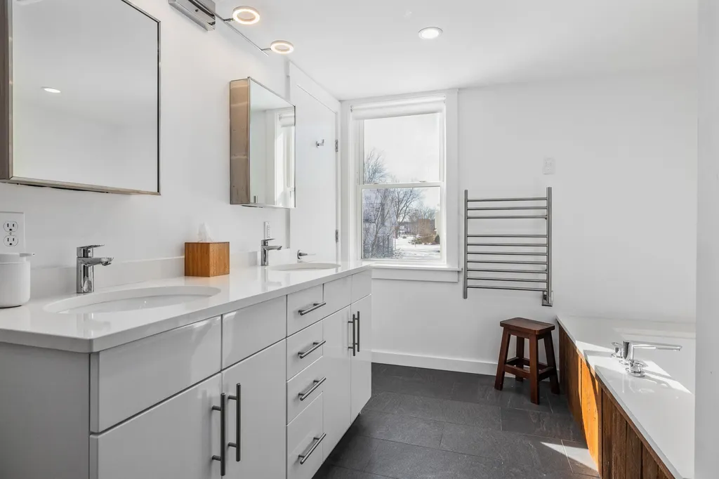 425 Wallis Road Rye NH 03870