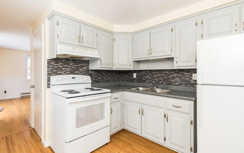 10 Beech Hill Road Exeter NH 03833
