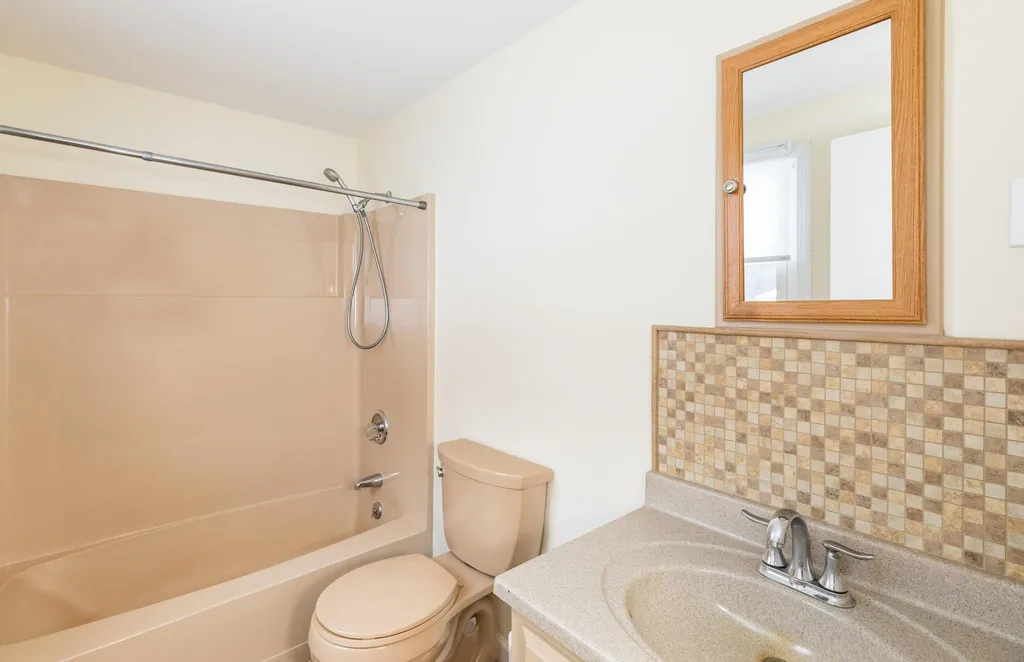 10 Beech Hill Road Exeter NH 03833