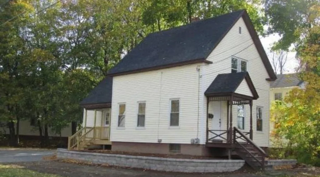 84 Carpenter Street Keene NH 03431