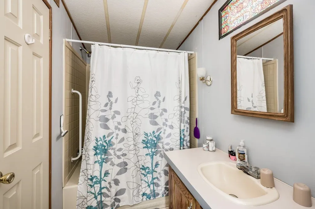 26 Lilac Drive Rochester NH 03867