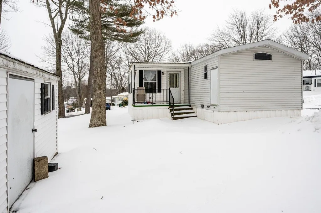 26 Lilac Drive Rochester NH 03867