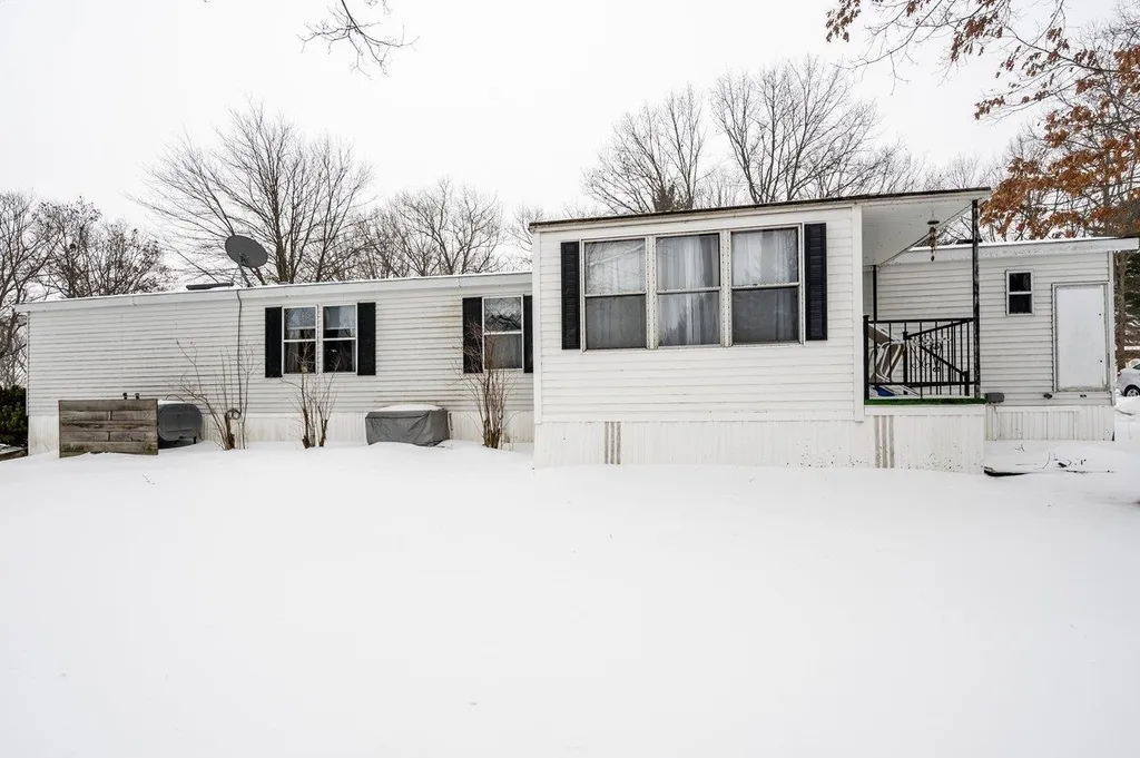 26 Lilac Drive Rochester NH 03867