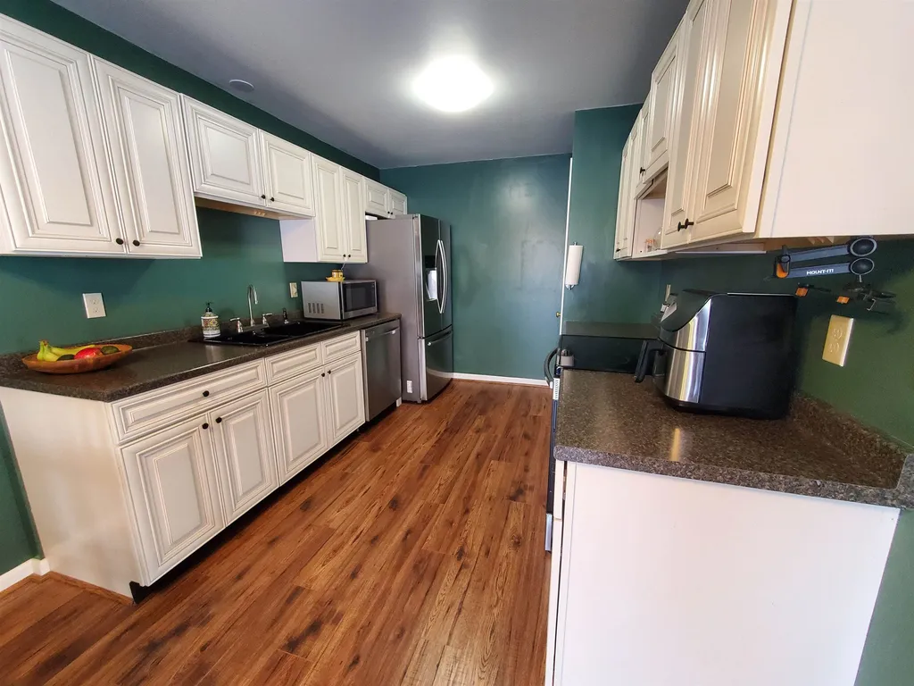 20 Lily Pond Road Hartford VT 05001