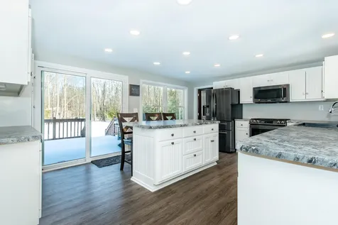 11 Huckins Road Madbury NH 03823