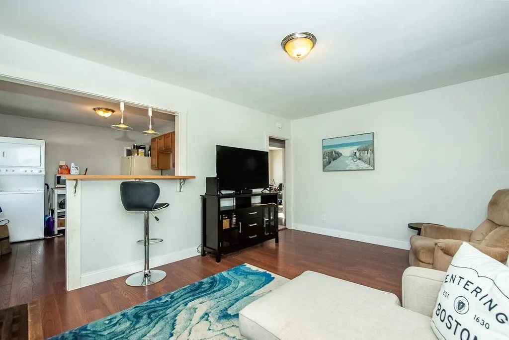 16-18 Macdougal Street Kittery ME 03904