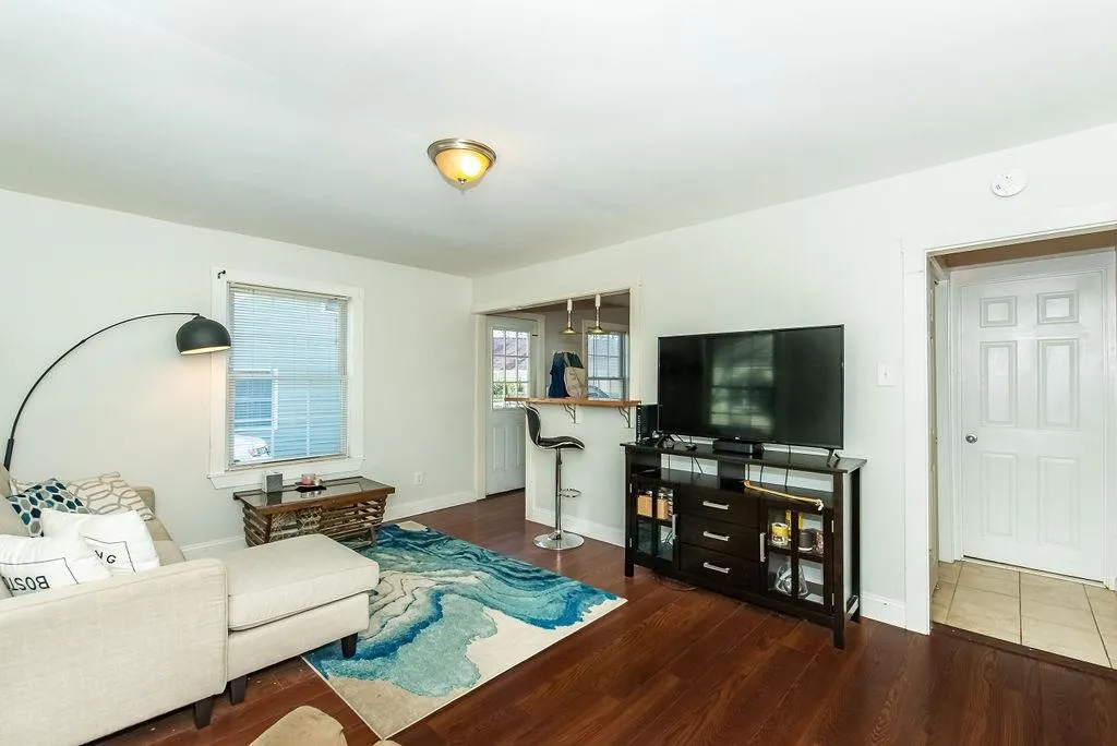 16-18 Macdougal Street Kittery ME 03904