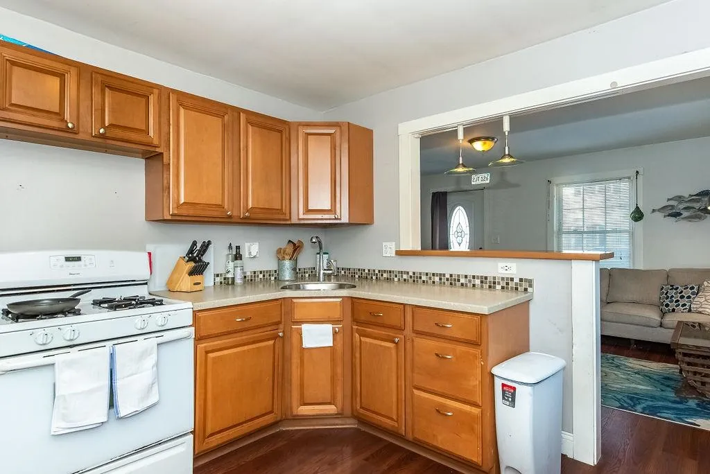 16-18 Macdougal Street Kittery ME 03904