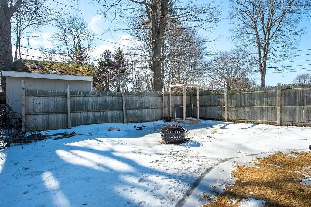 16-18 Macdougal Street Kittery ME 03904