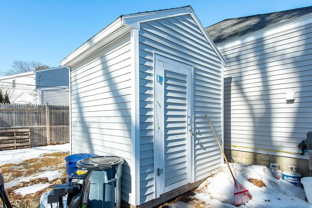 16-18 Macdougal Street Kittery ME 03904