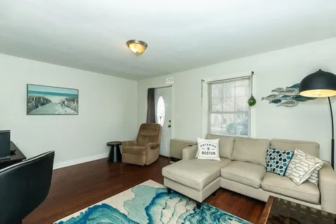 16-18 Macdougal Street Kittery ME 03904