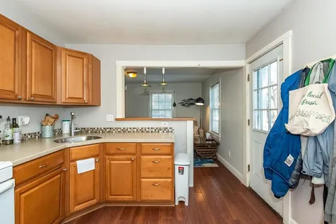 16-18 Macdougal Street Kittery ME 03904
