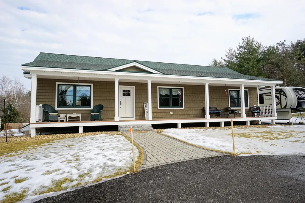 364 Sandown Road Fremont NH 03044