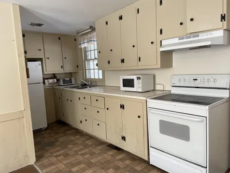 1040 East Washington Road Hillsborough NH 03244