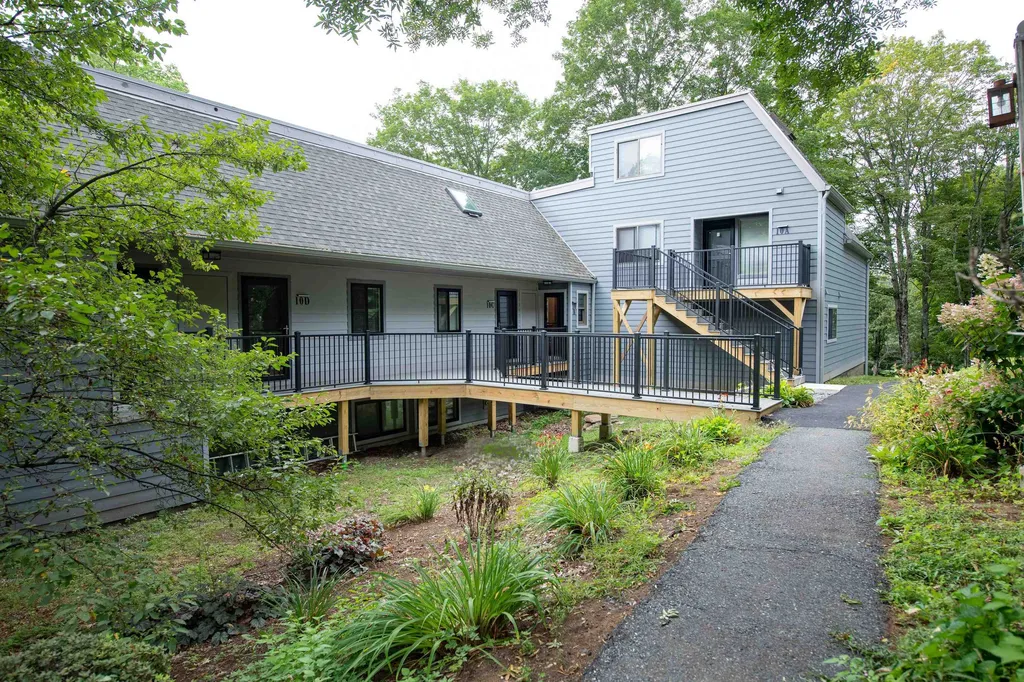 105 Williams Lane Hartford VT 05059