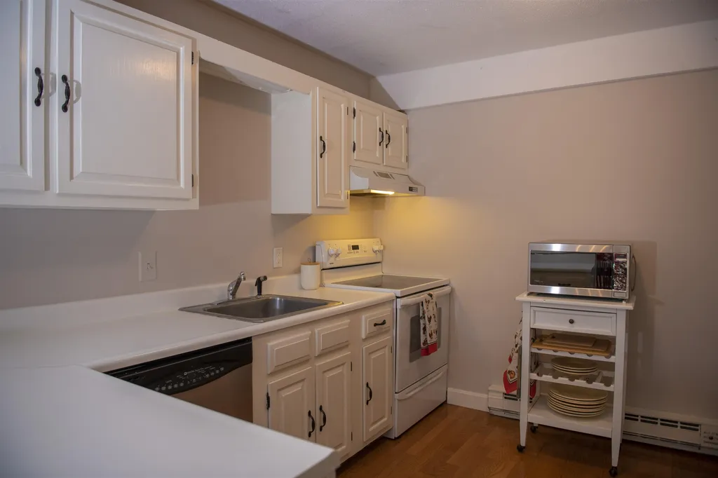 105 Williams Lane Hartford VT 05059