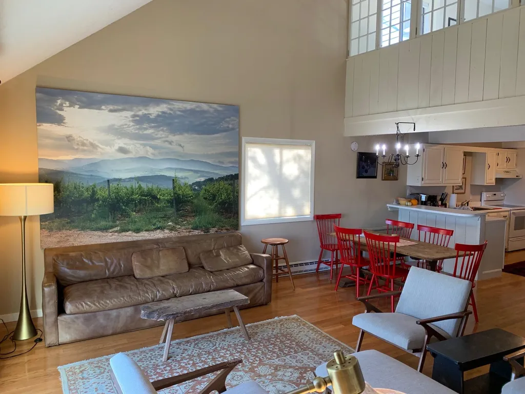 105 Williams Lane Hartford VT 05059