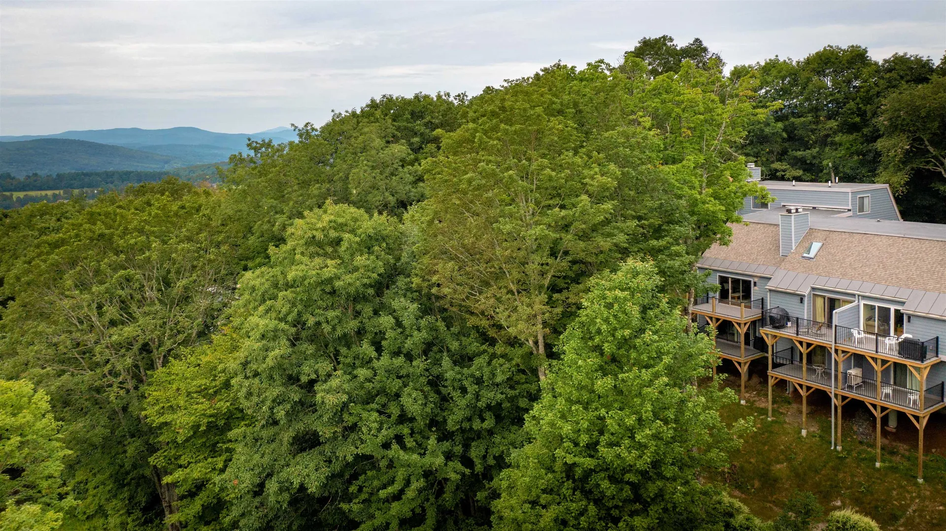 105 Williams Lane Hartford VT 05059