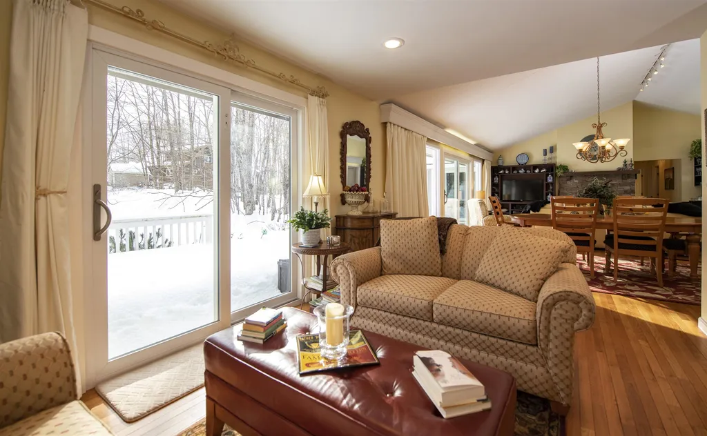 87 Robbins Hill Hartford VT 05059