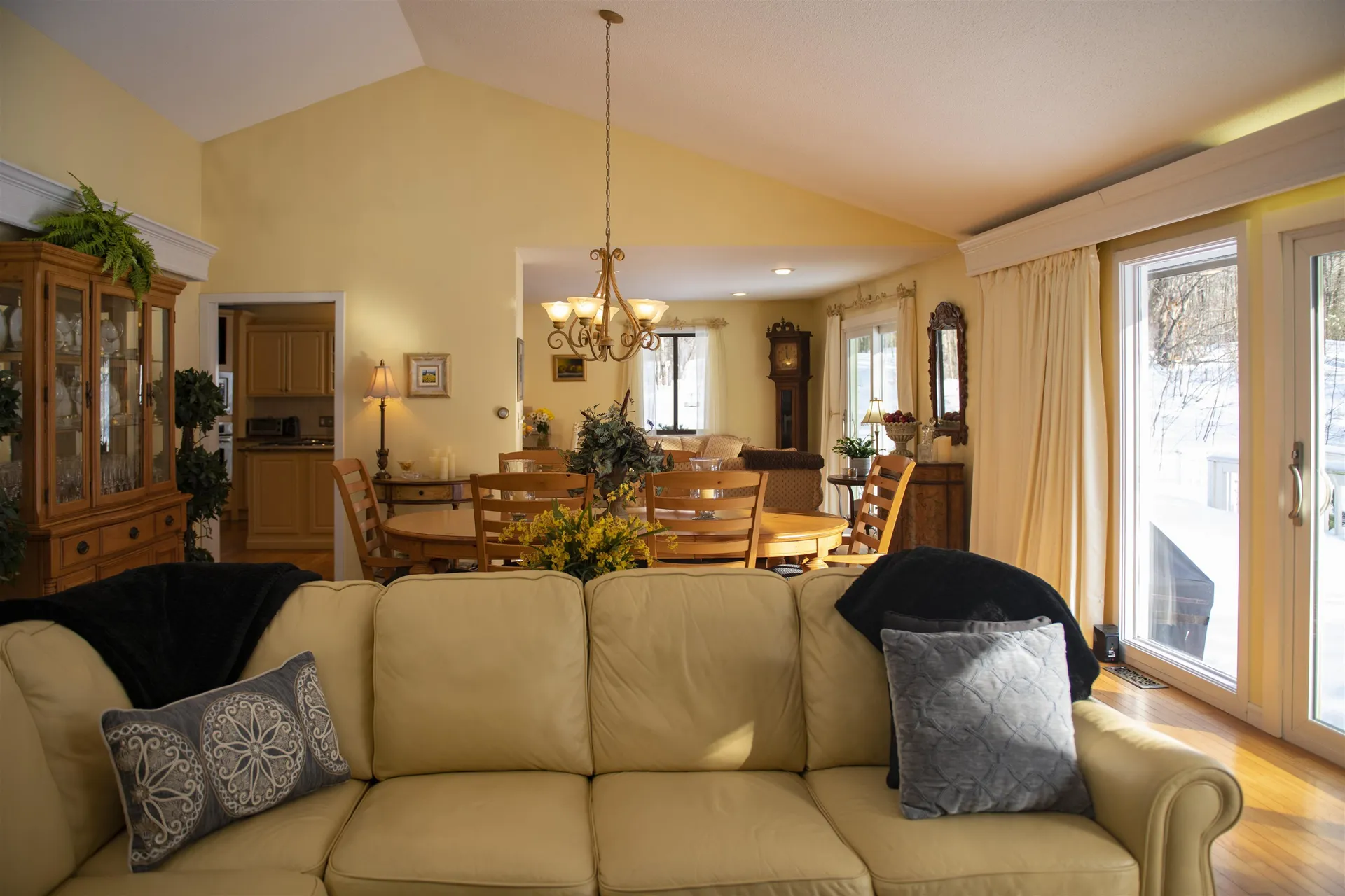 87 Robbins Hill Hartford VT 05059