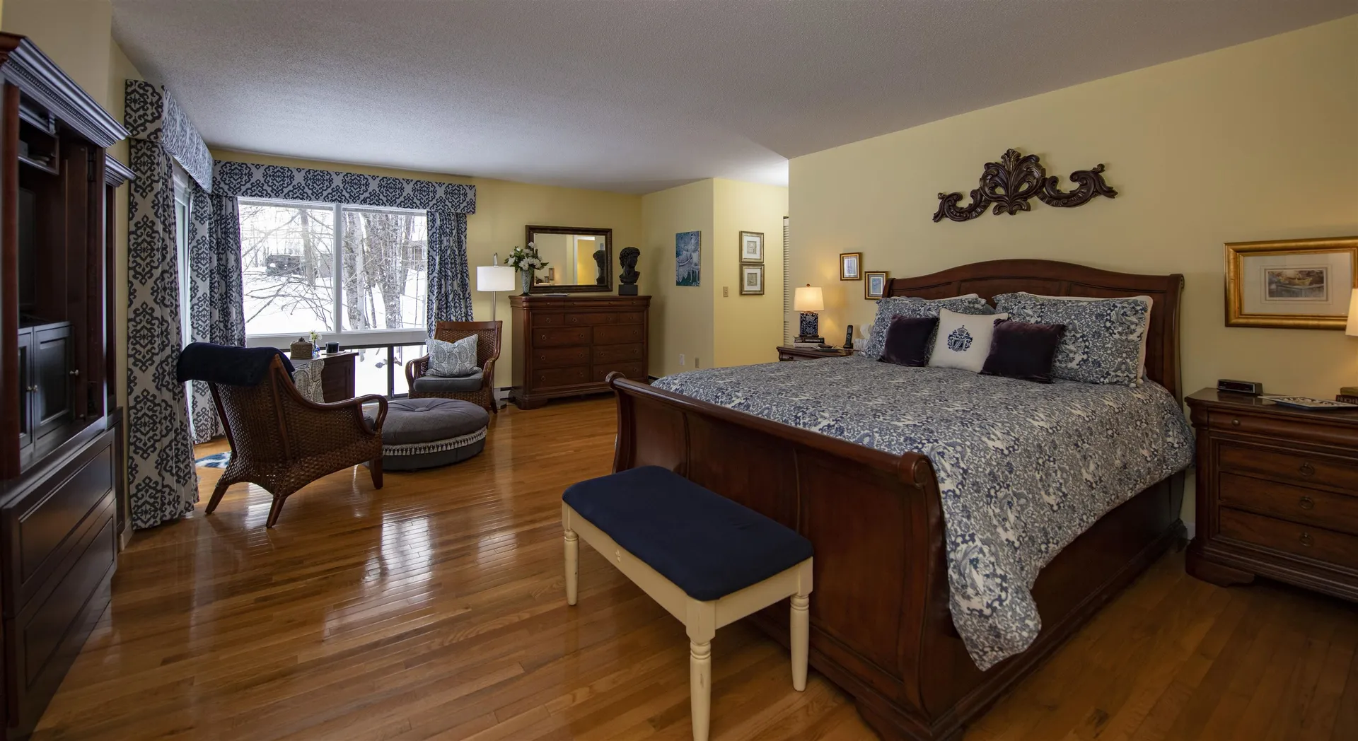 87 Robbins Hill Hartford VT 05059