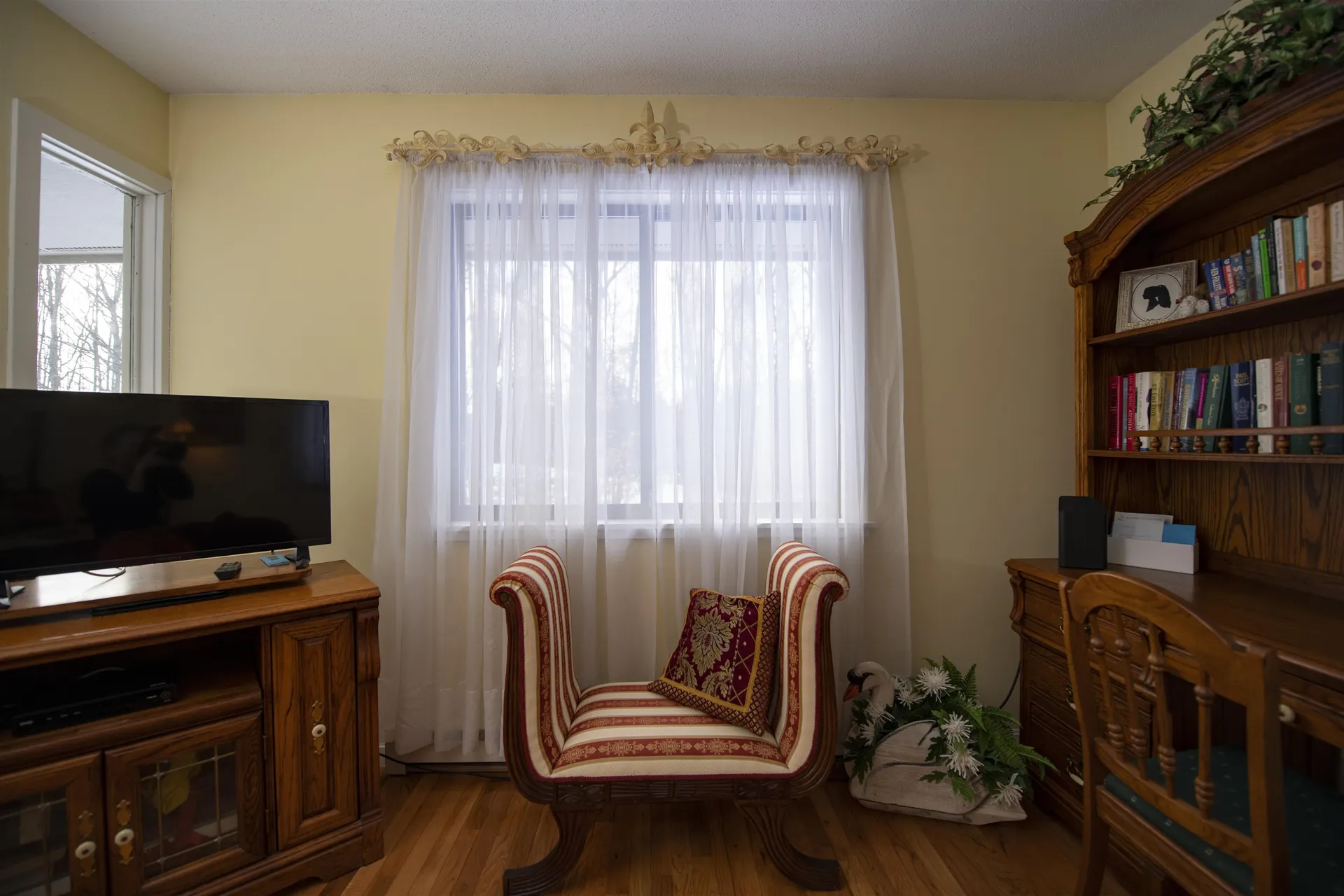 87 Robbins Hill Hartford VT 05059