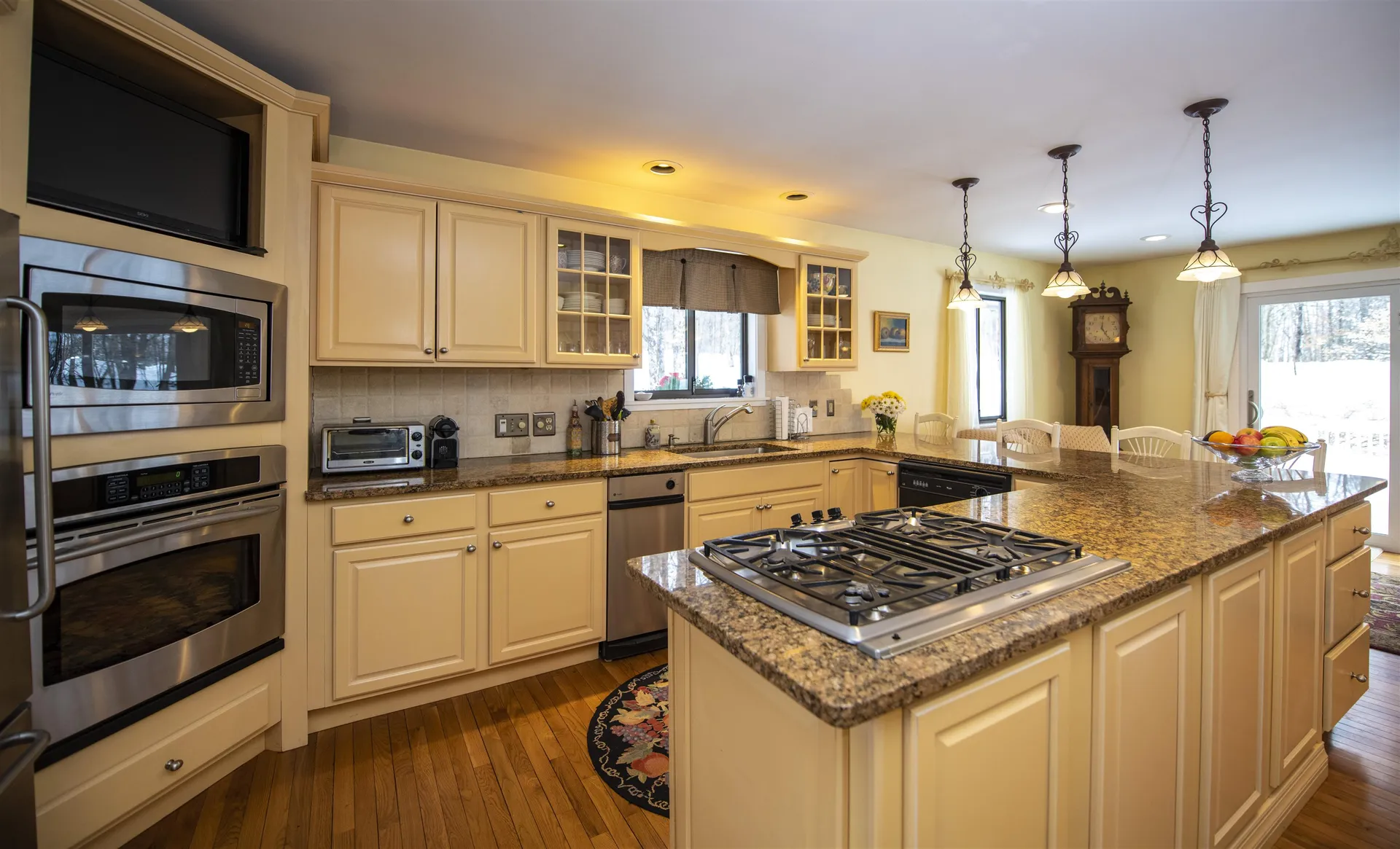 87 Robbins Hill Hartford VT 05059