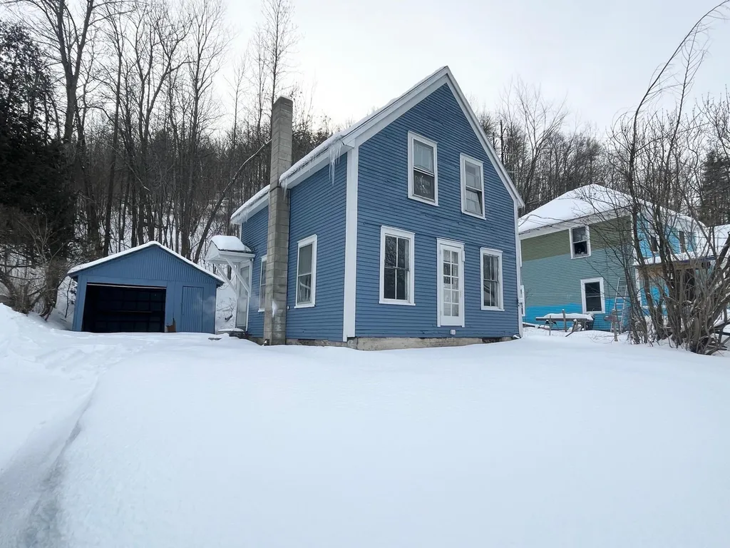 381 Glen Road, Newport City VT Real Estate Listing MLS 4896393 Teamner