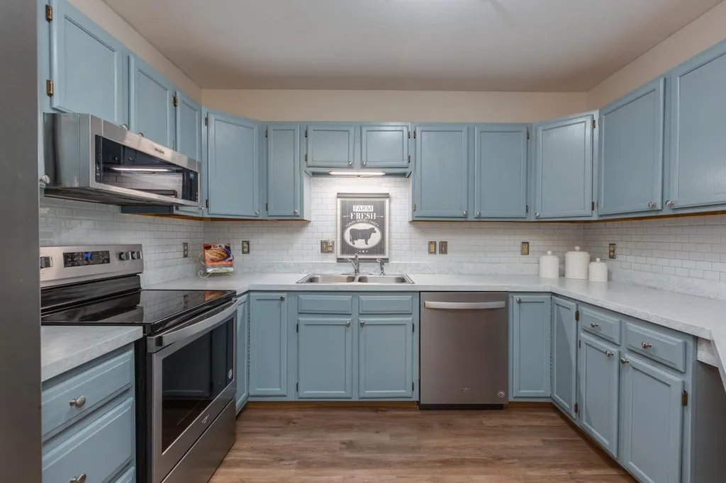 5 Tsienneto Road Derry NH 03038