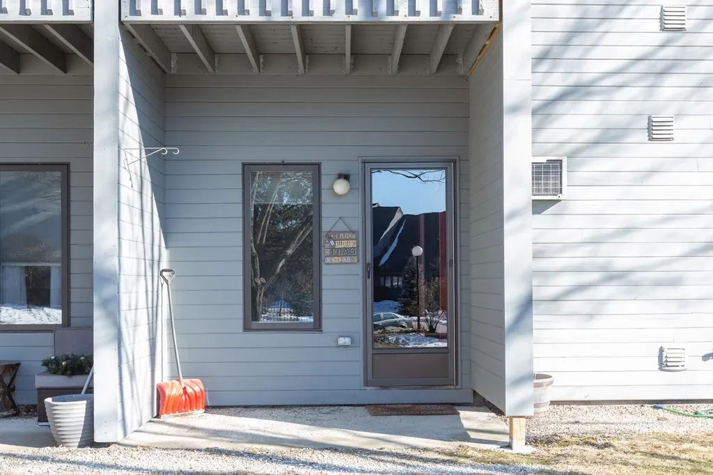 5 Tsienneto Road Derry NH 03038