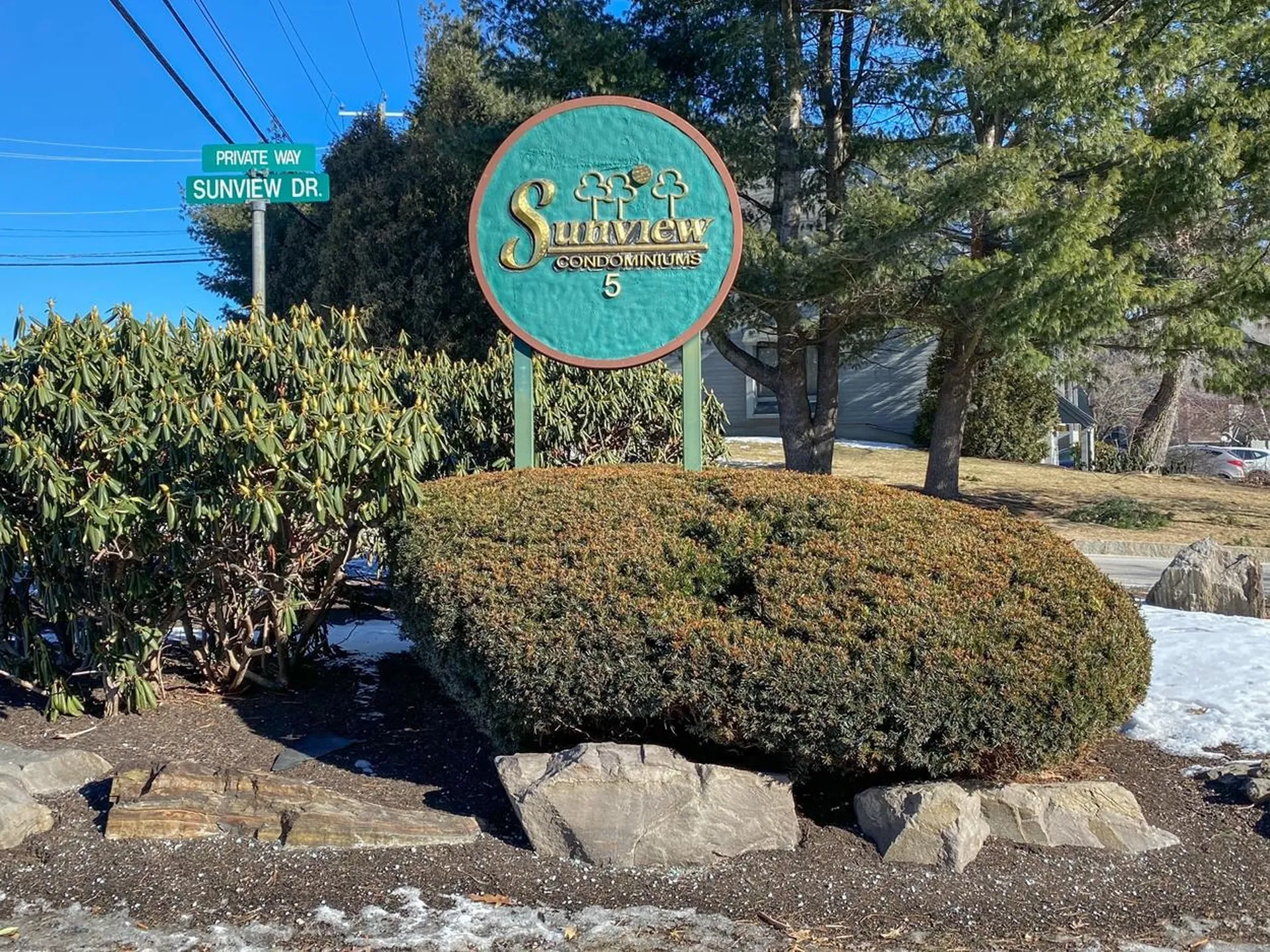5 Tsienneto Road Derry NH 03038