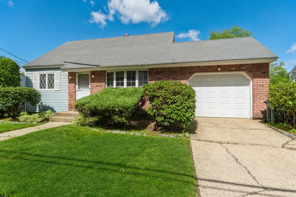 248 Whitney Avenue Manchester NH 03104