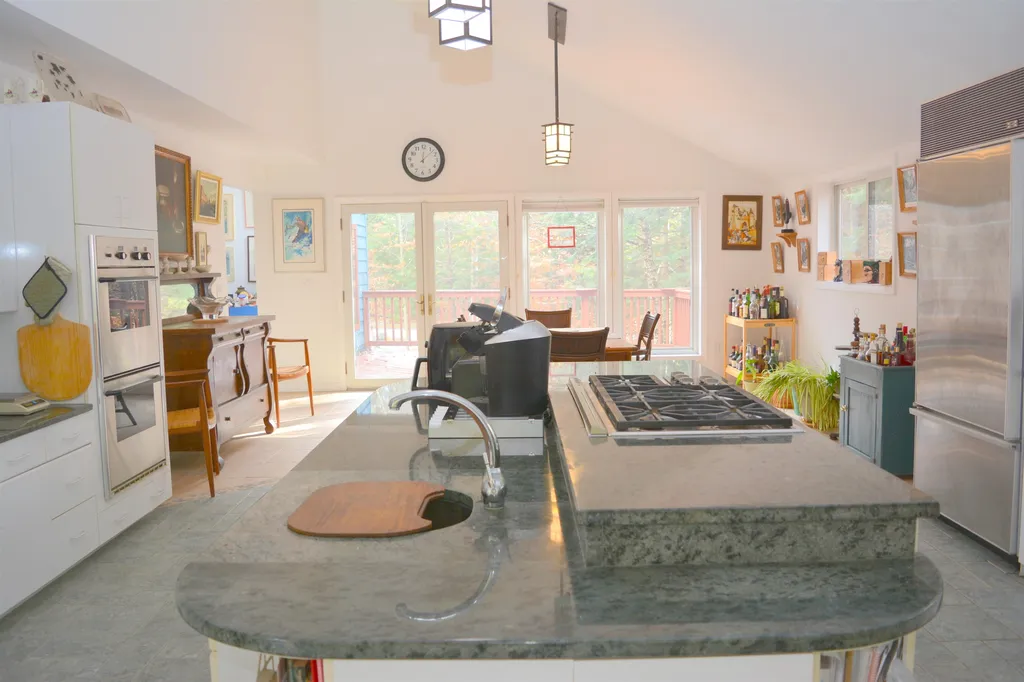 24 Hickory Overlook Enfield NH 03748