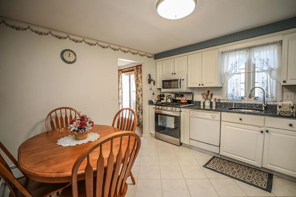 34 Cannon Drive Nashua NH 03062