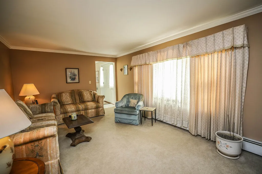 34 Cannon Drive Nashua NH 03062