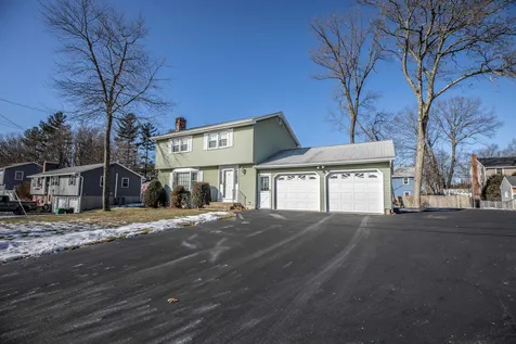 34 Cannon Drive Nashua NH 03062