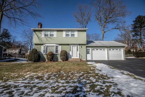 34 Cannon Drive Nashua NH 03062