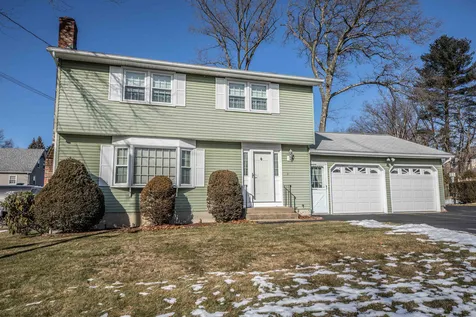 34 Cannon Drive Nashua NH 03062