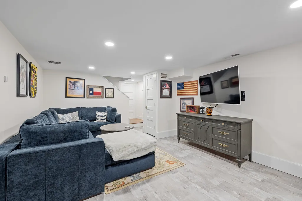 355 Pleasant Street Laconia NH 03246