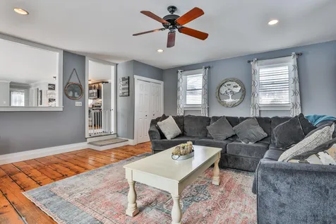 1096 Main Street New London NH 03257