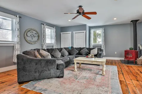 1096 Main Street New London NH 03257