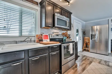 1096 Main Street New London NH 03257